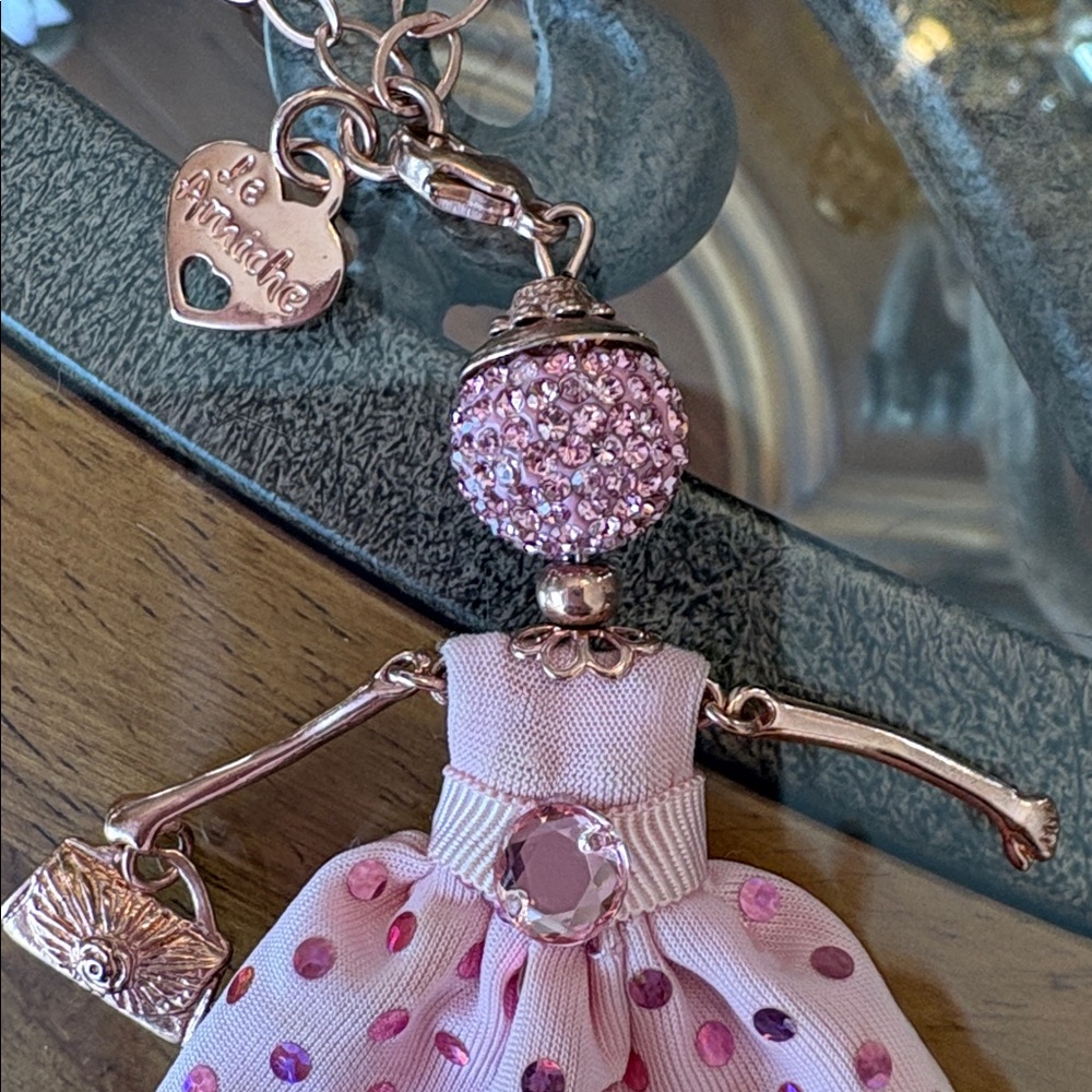 Le Amiche Rose Gold-tone Swar Sim. Pink Strass Crystal Chev Doll Charm w/chain - Picture 4 of 8